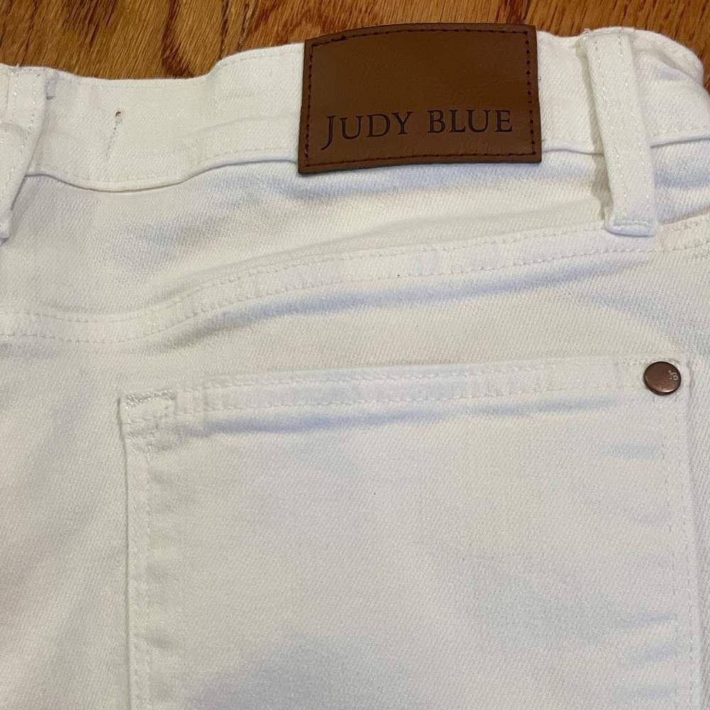 Judy Blue Women's White Straight Leg Jeans - Picture 5 of 7